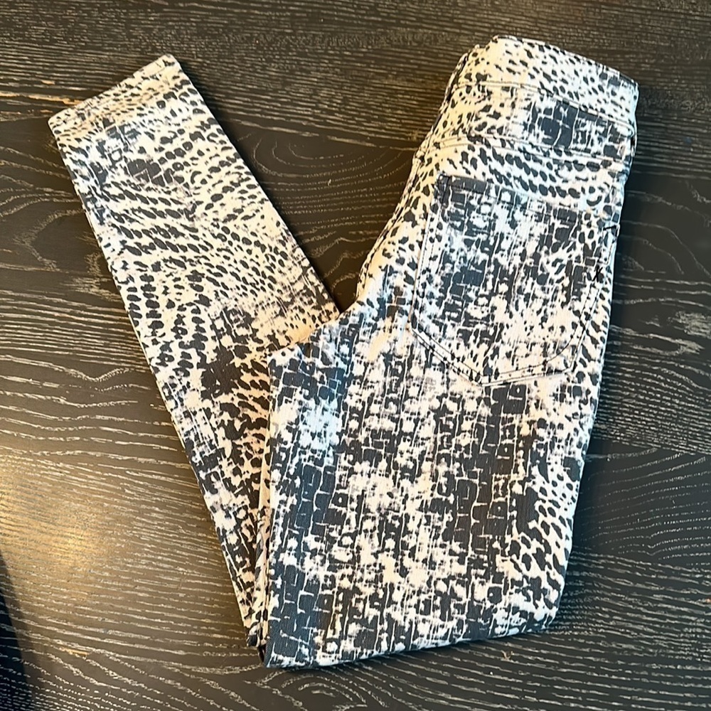 EXPRESS Stretch Skinny High Rise Snake Print Jeans, size 0 NWT - Picture 4 of 15